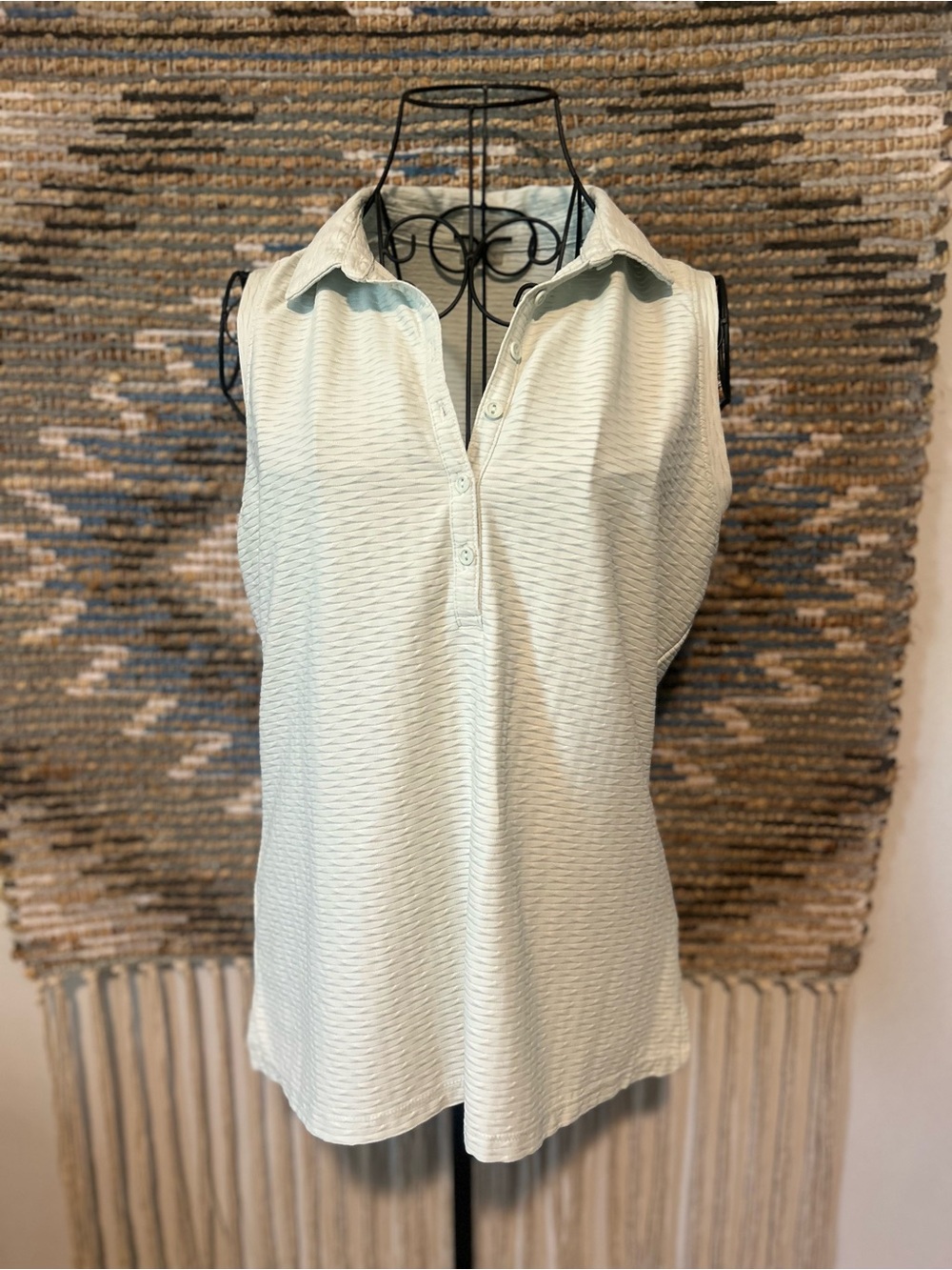 Calla Sleeveless Textured Polo Top in Light Mint